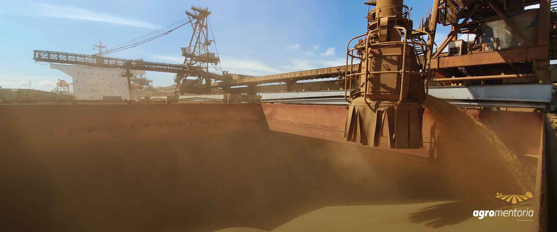 Balança comercial tem superávit de US$ 8,1 bilhões em abril
